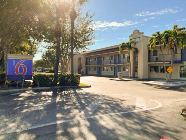 Motel 6 Riviera Beach Fl Ngoại thất bức ảnh