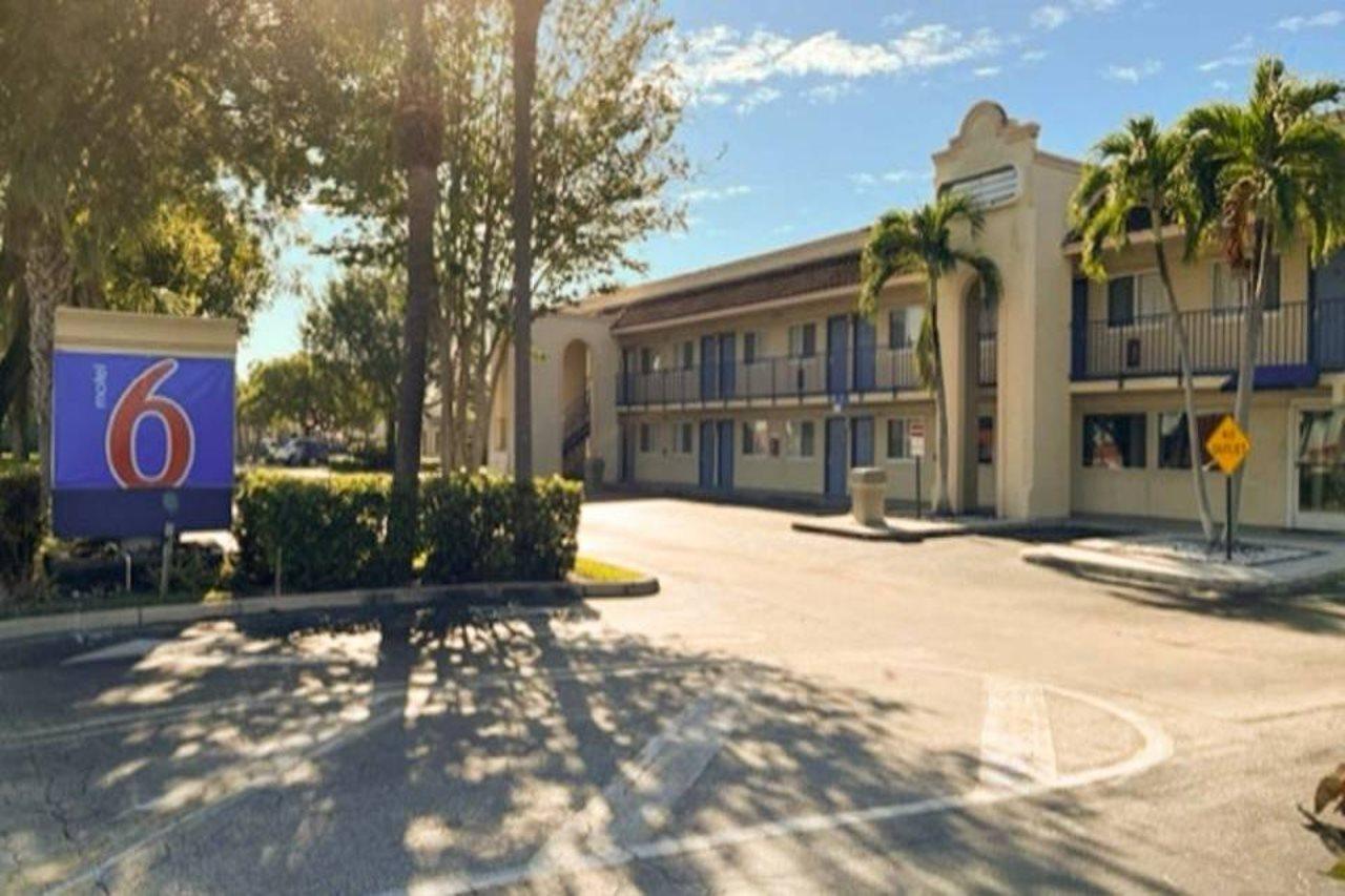 Motel 6 Riviera Beach Fl Ngoại thất bức ảnh